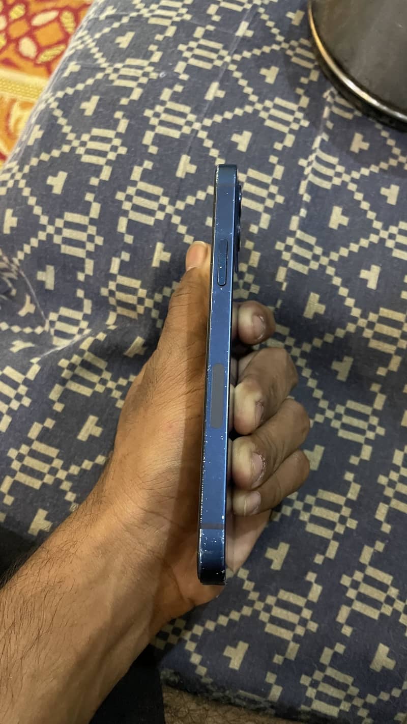 Apple iPhone 12 2