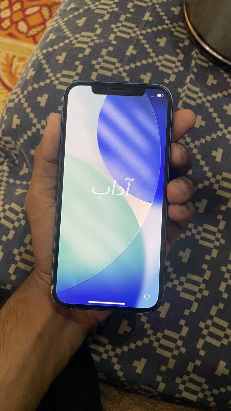 Apple iPhone 12 4