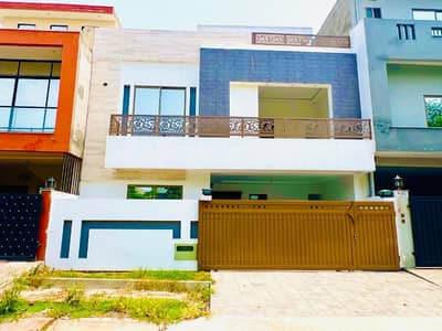 8 MARLA LUXURY BRAND NEW HOUSE FOR SALE F-17 ISLAMABAD ALL FACILITY AVAILABLE CDA PPROVED