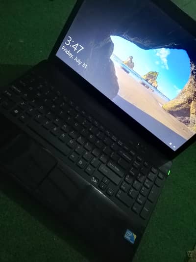 Sony VAIO Laptop Core i3 M380 2.53GHz 3GB RAM Windows 10