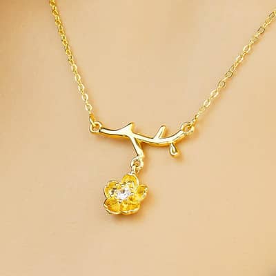 Luxury Clover Pendant Necklace for Women | Elegant Gold Plated Jewelry