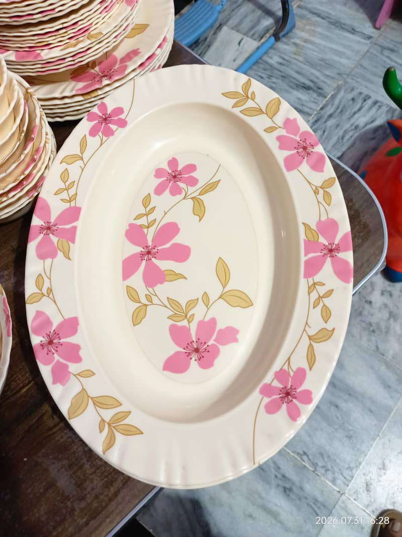 Plastic dinner set 1