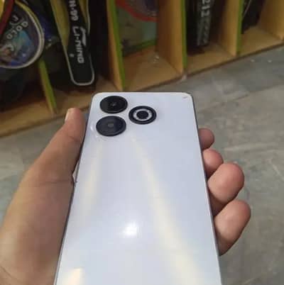 Infinix Hot 8