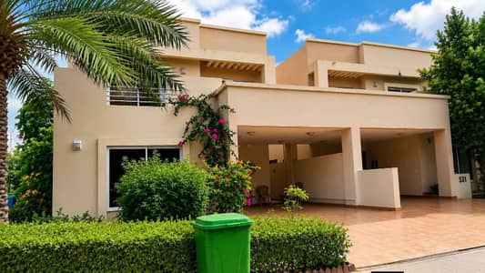 Precinct 10A 200sq. y 10/10 Condition villa available for Sale 03135549217