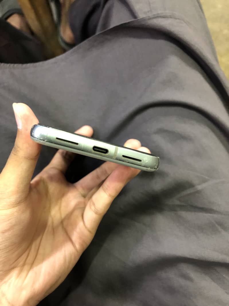 Google Pixel 8 3