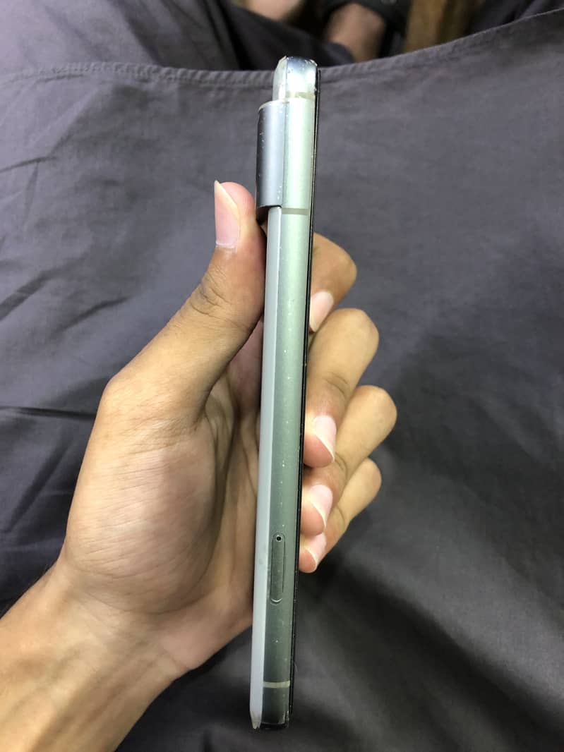 Google Pixel 8 6
