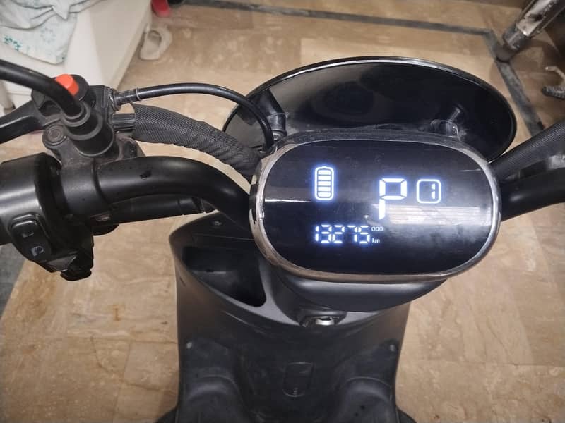 scooty 1