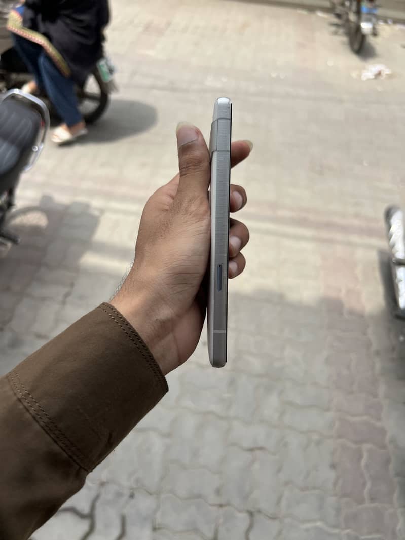 Google Pixel 7a 2