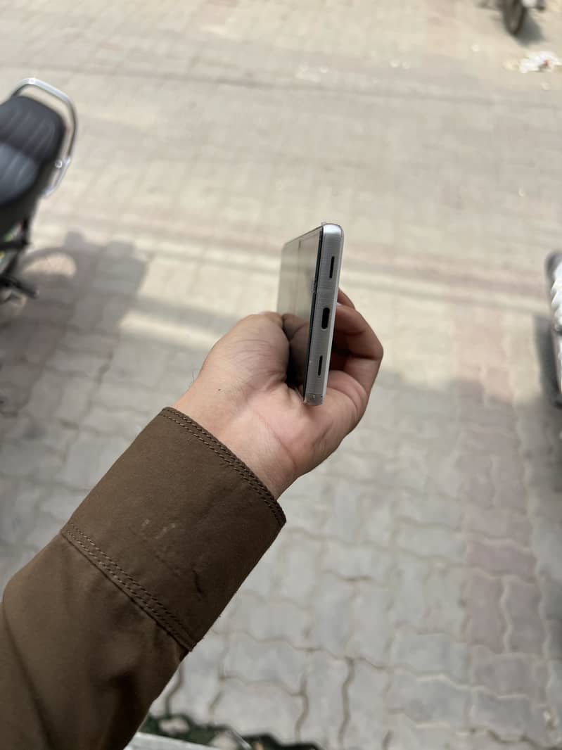 Google Pixel 7a 4