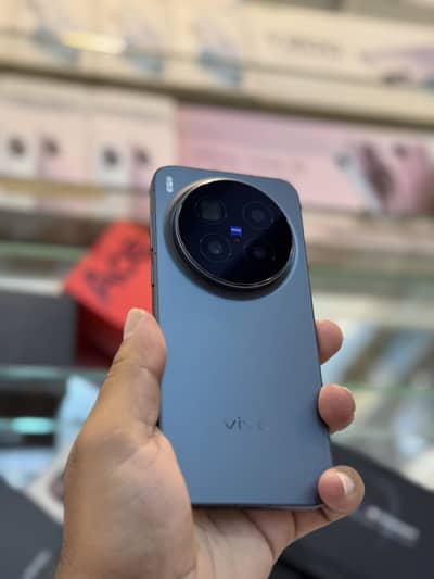 Vivo X300 Pro 10 months warranty 16/512