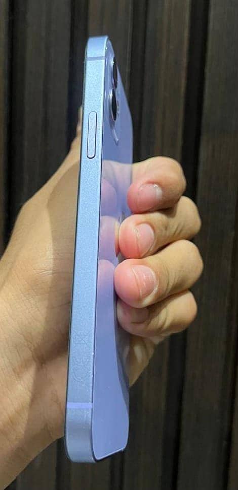 Apple iPhone 12 7