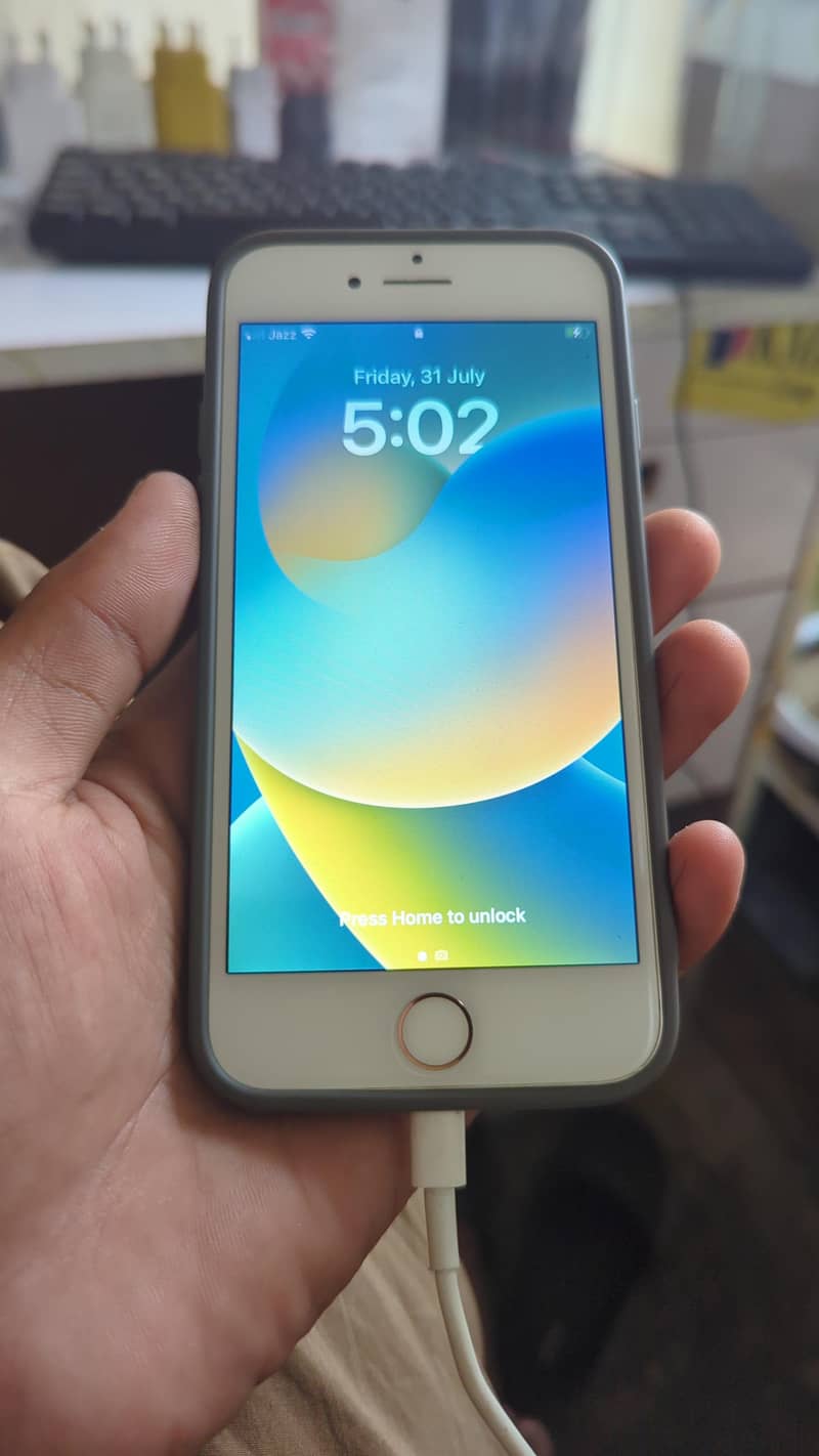 Apple iPhone 8 0