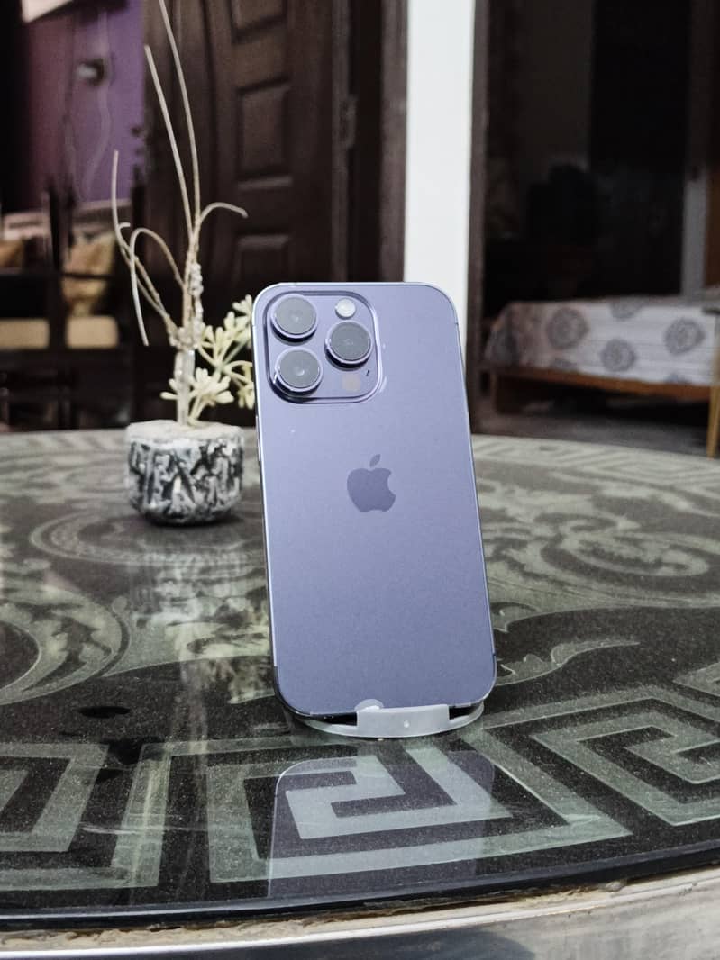 Apple iPhone 14 Pro 1