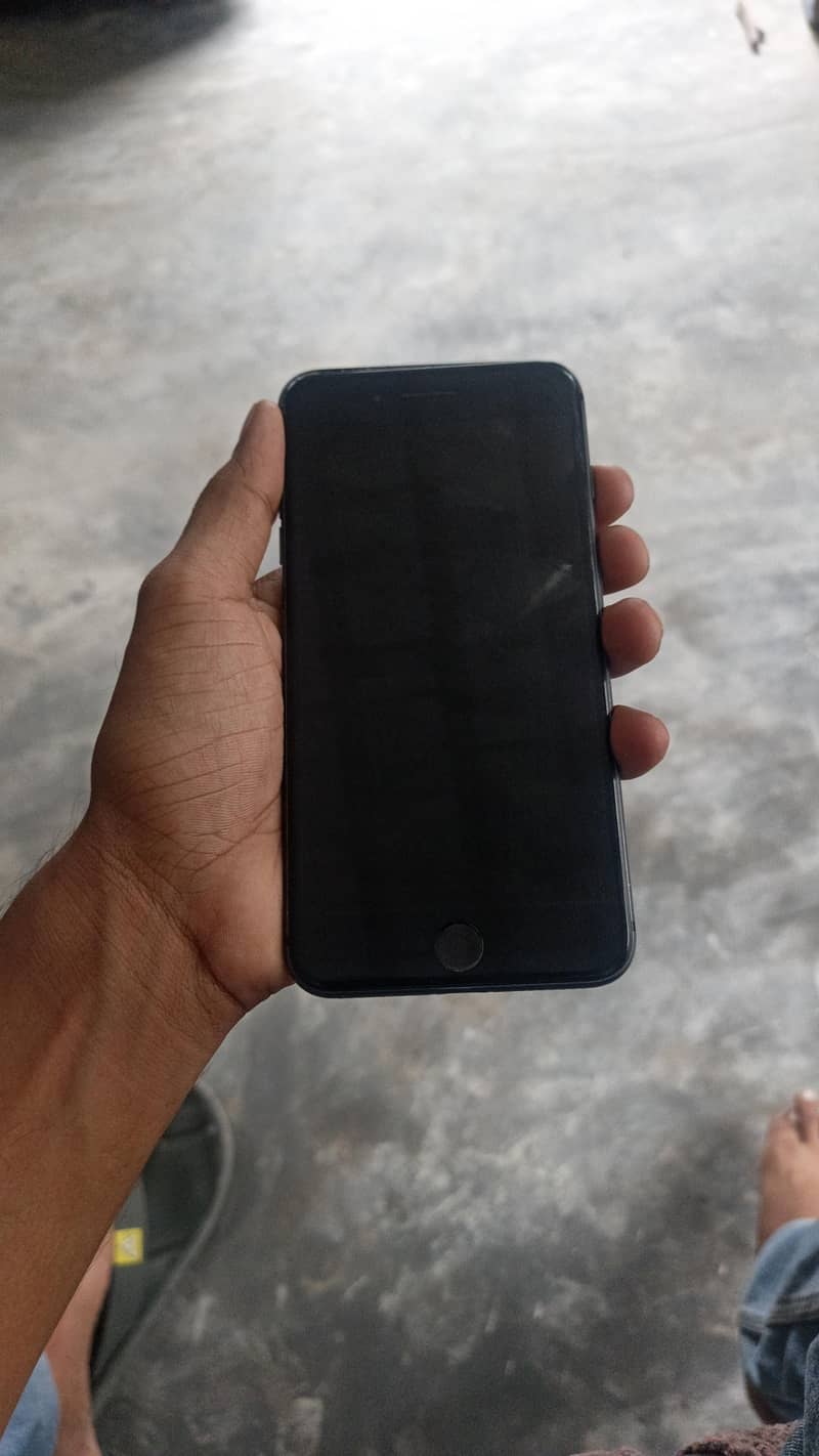 Apple iPhone 8 Plus 0