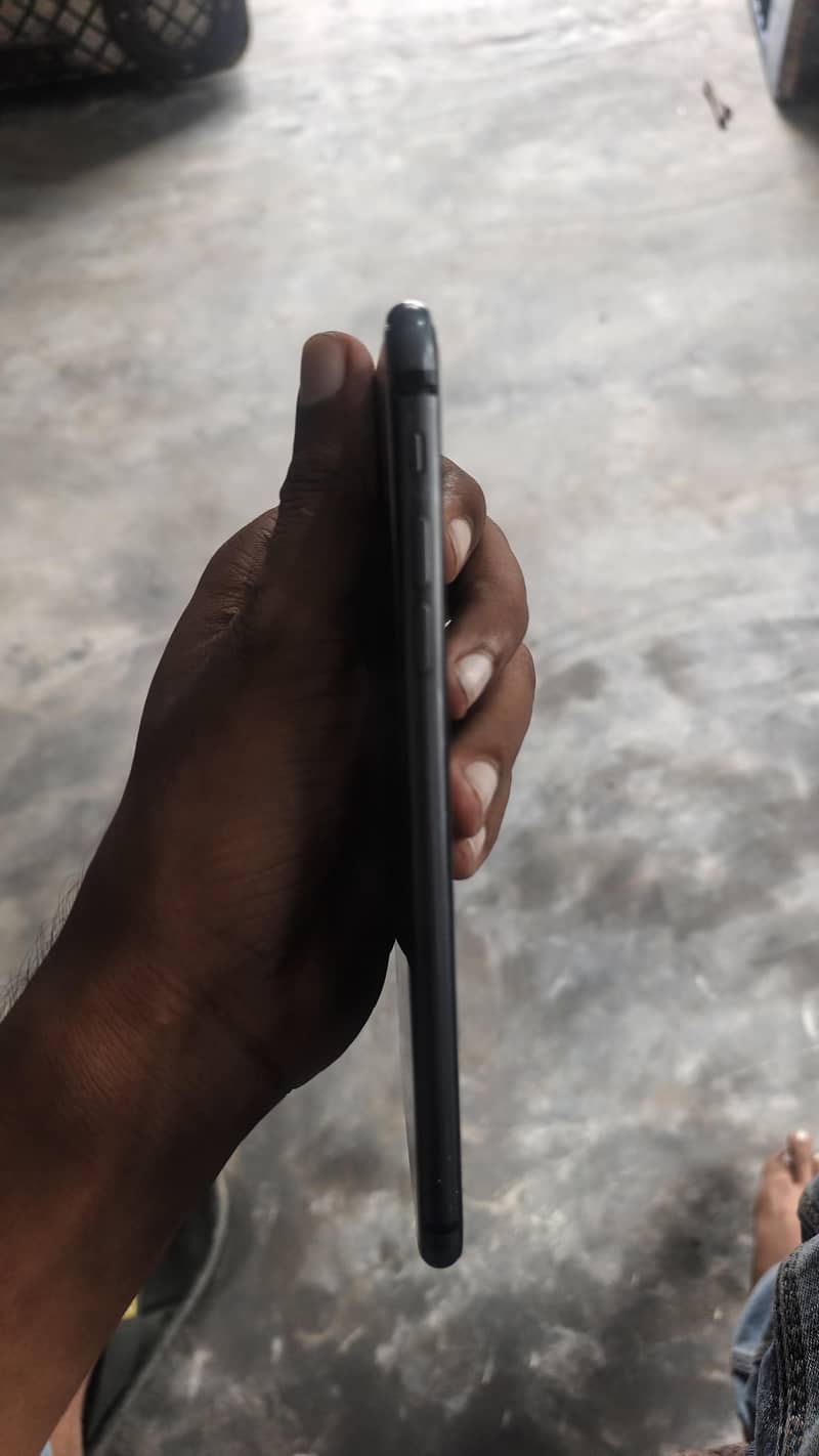 Apple iPhone 8 Plus 1
