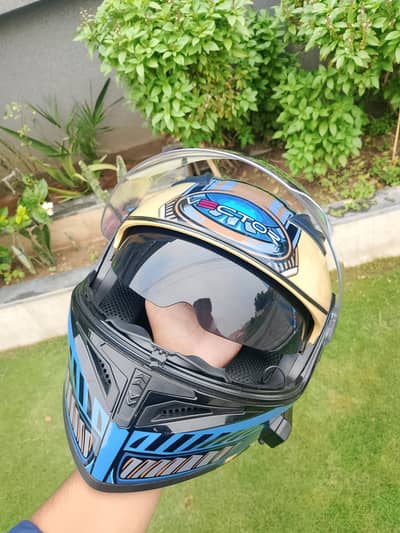 vector helmet