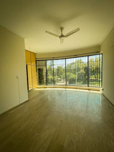 G9/1 uper portion available for rent