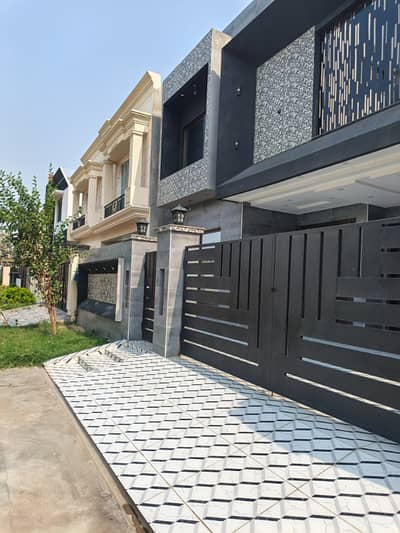 10 Marla Double Unit Brand New House For Sale