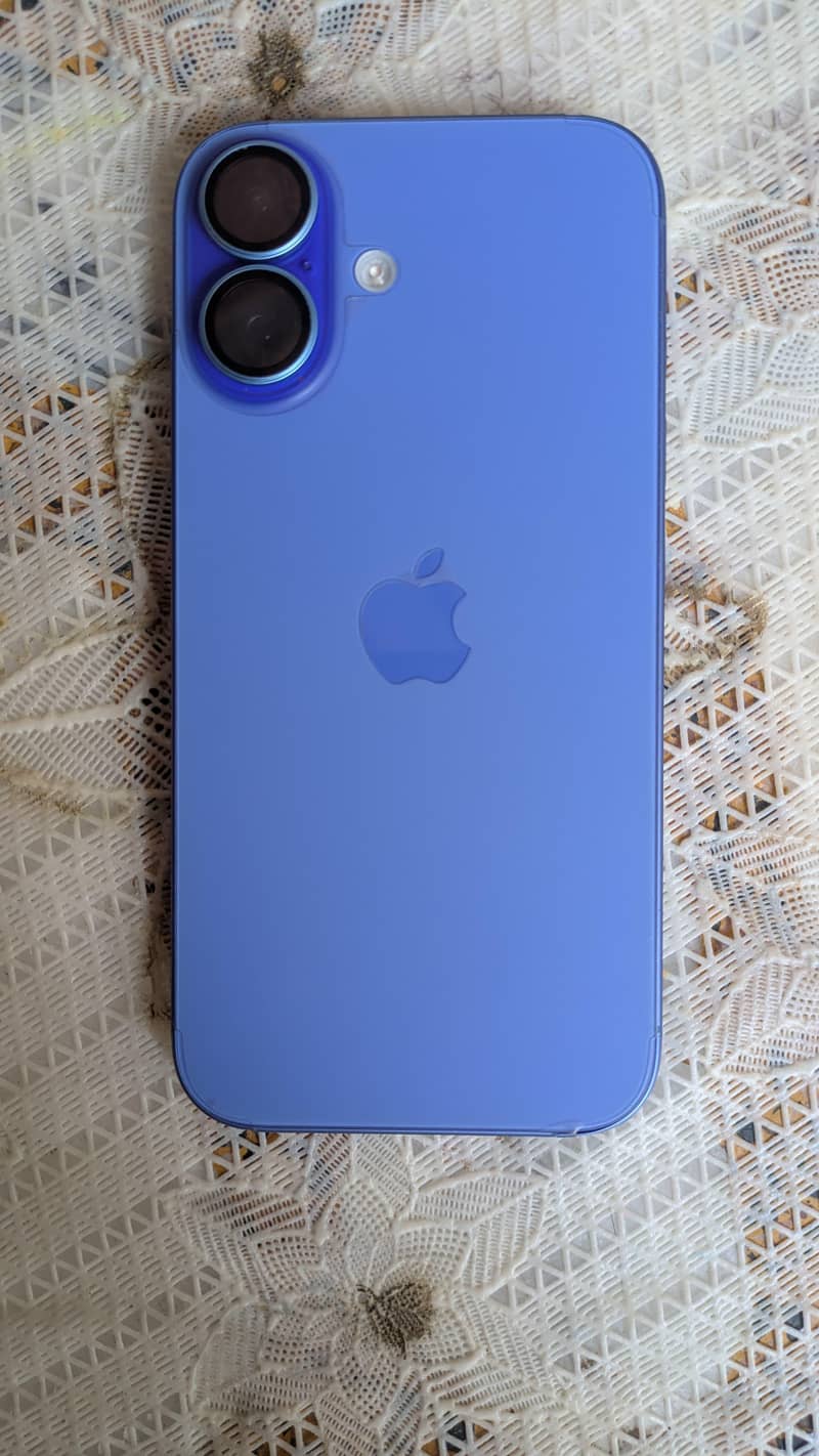Apple iPhone 16 0