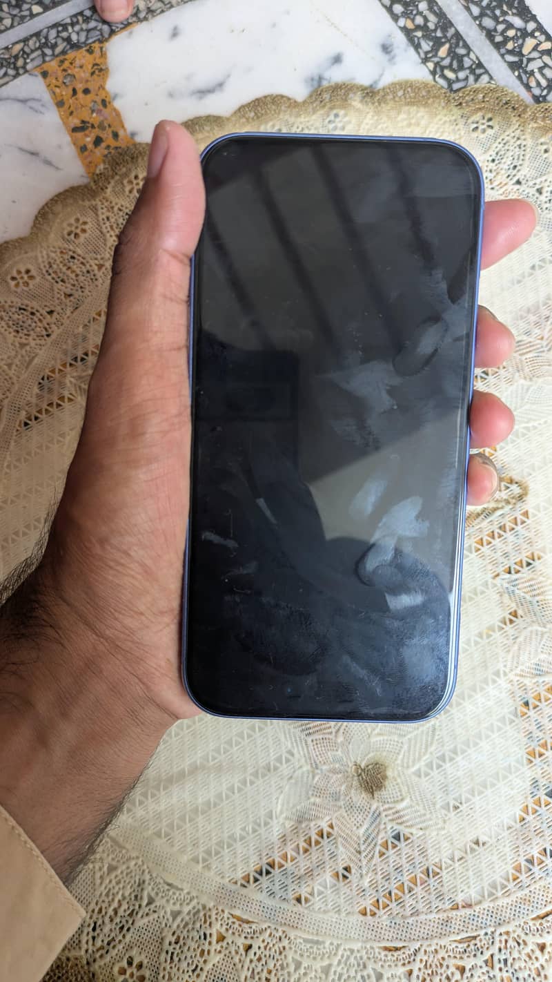 Apple iPhone 16 3