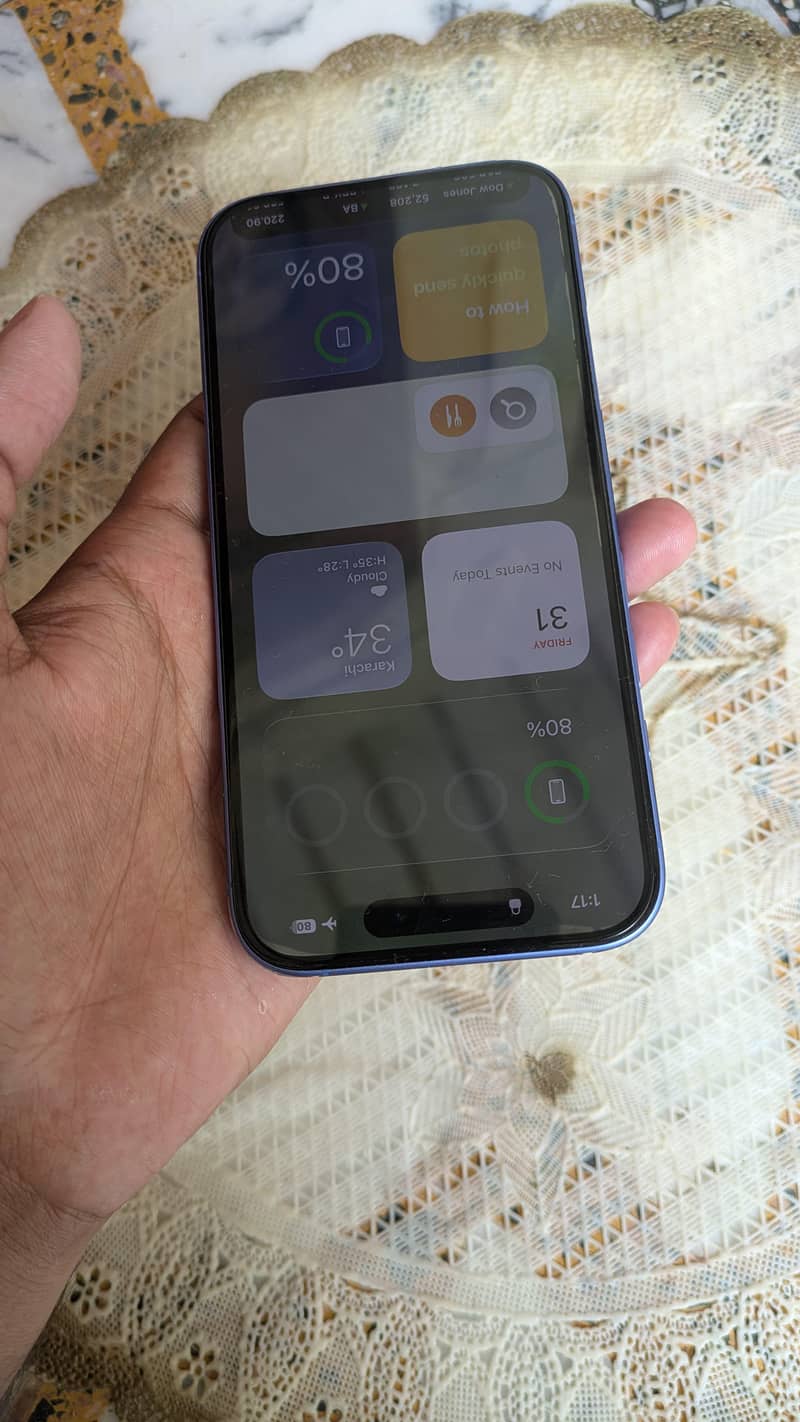 Apple iPhone 16 7