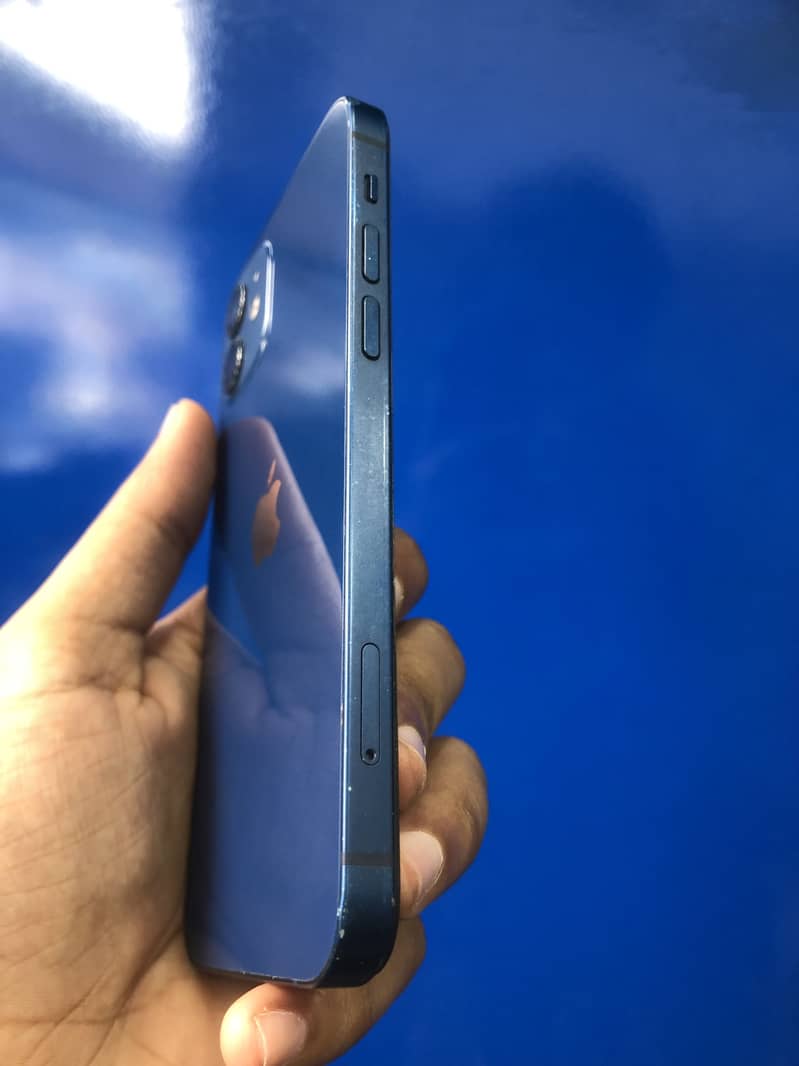 Apple iPhone 12 1