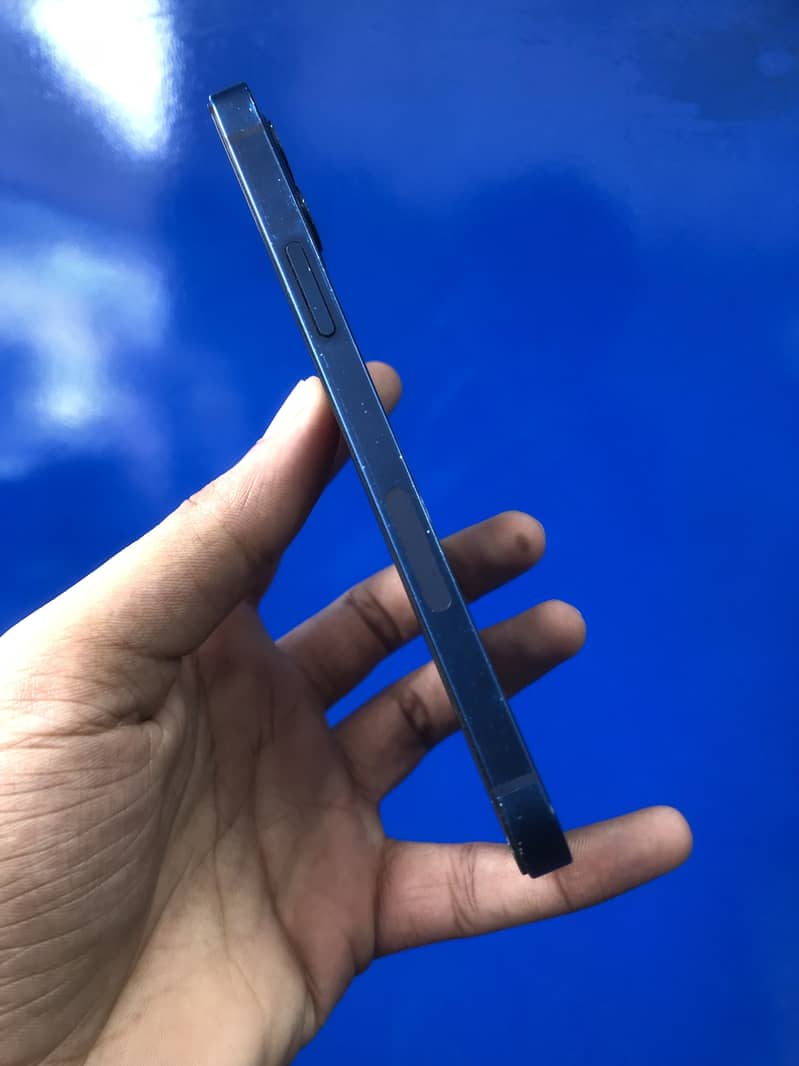 Apple iPhone 12 2