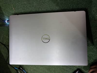 Latitude 7400
