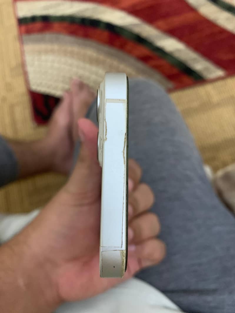 Apple iPhone 13 1