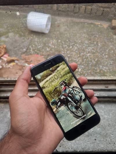 Apple iPhone 8