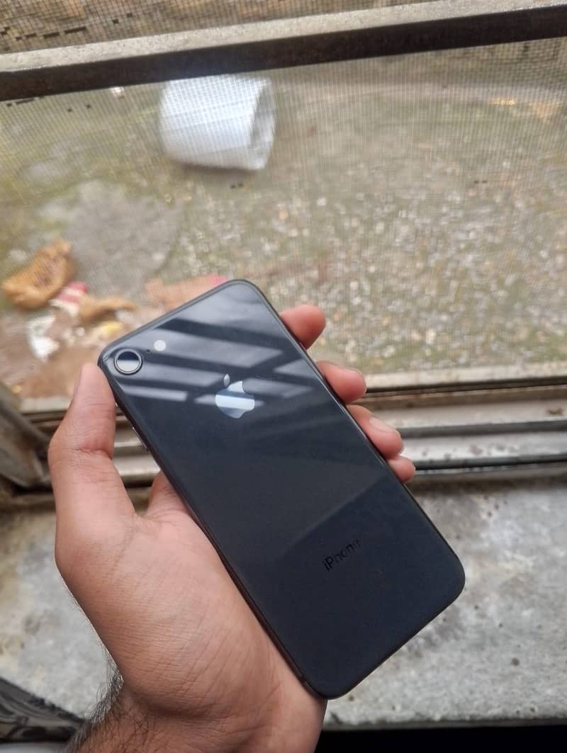 Apple iPhone 8 1
