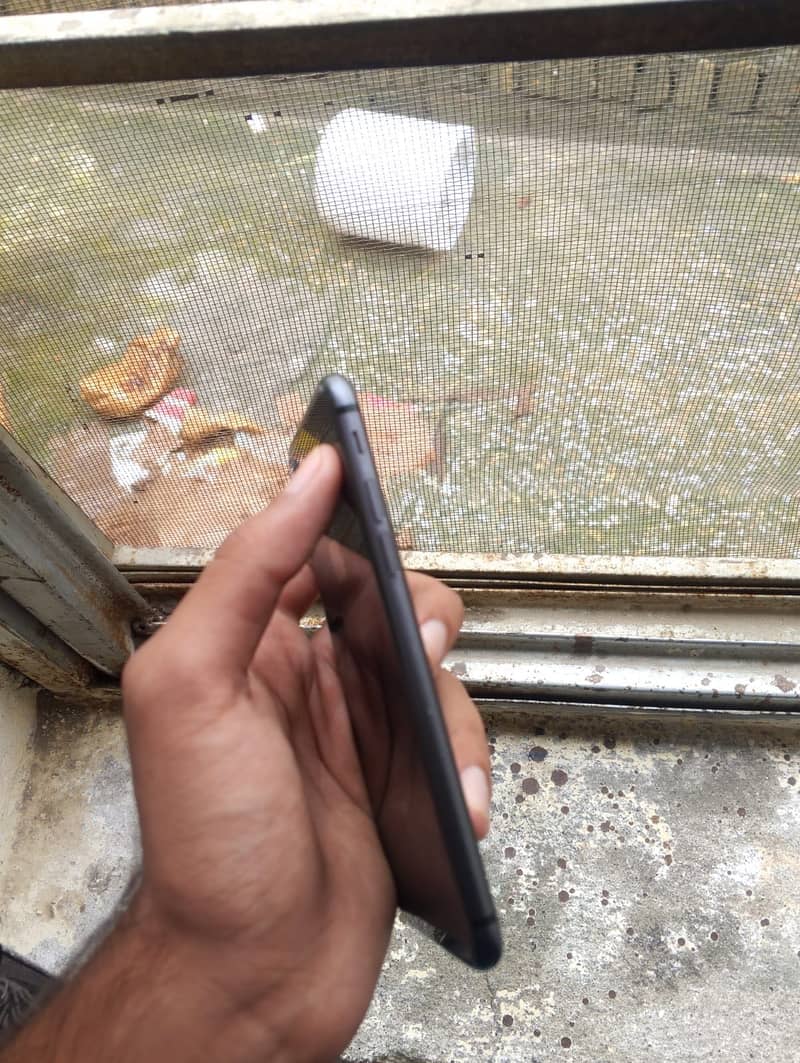 Apple iPhone 8 2