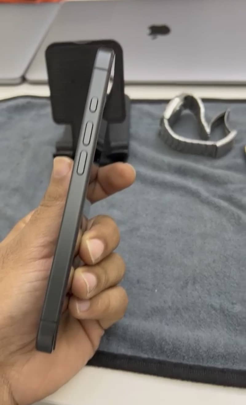 iPhone 17 3