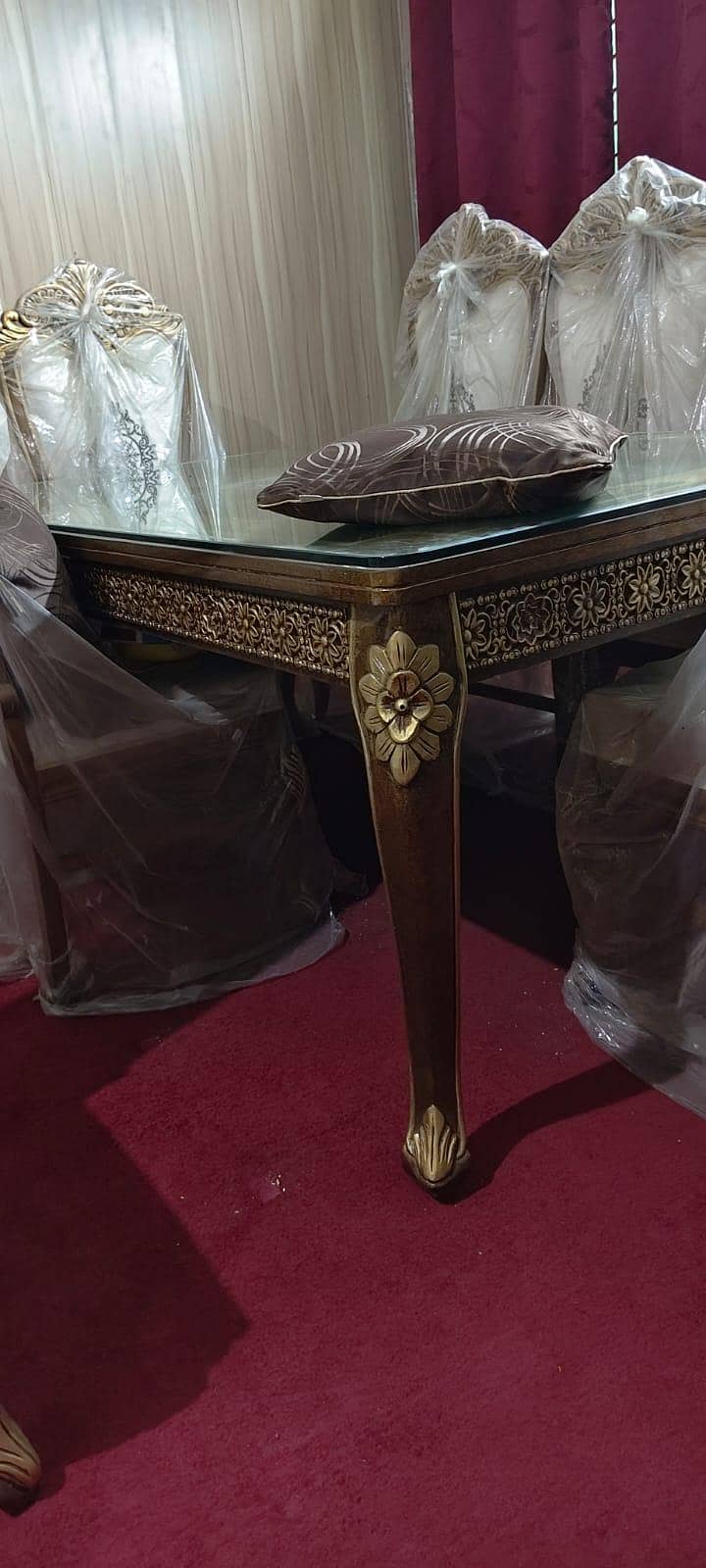 Dinig Table 6