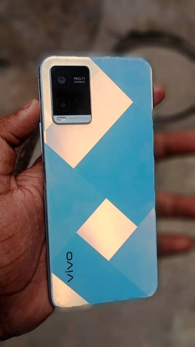 Vivo V21