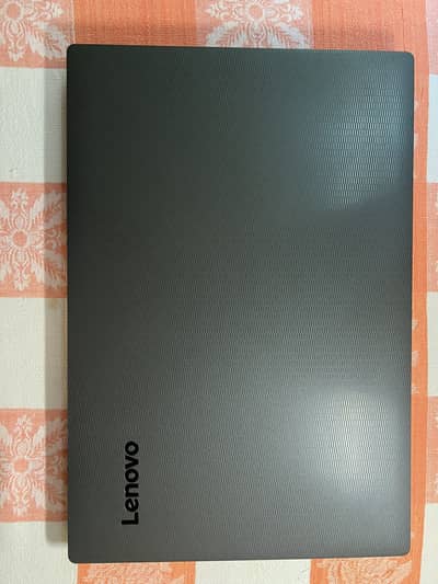 Lenovo IdeaPad V330 In Excellent condition