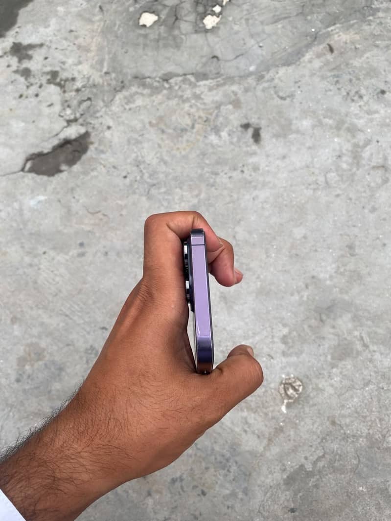 Apple iPhone 14 Pro Max 1