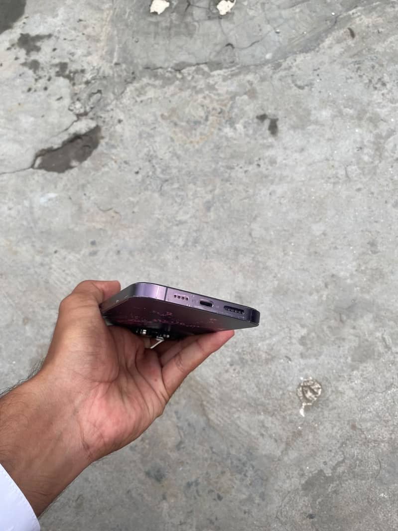 Apple iPhone 14 Pro Max 4
