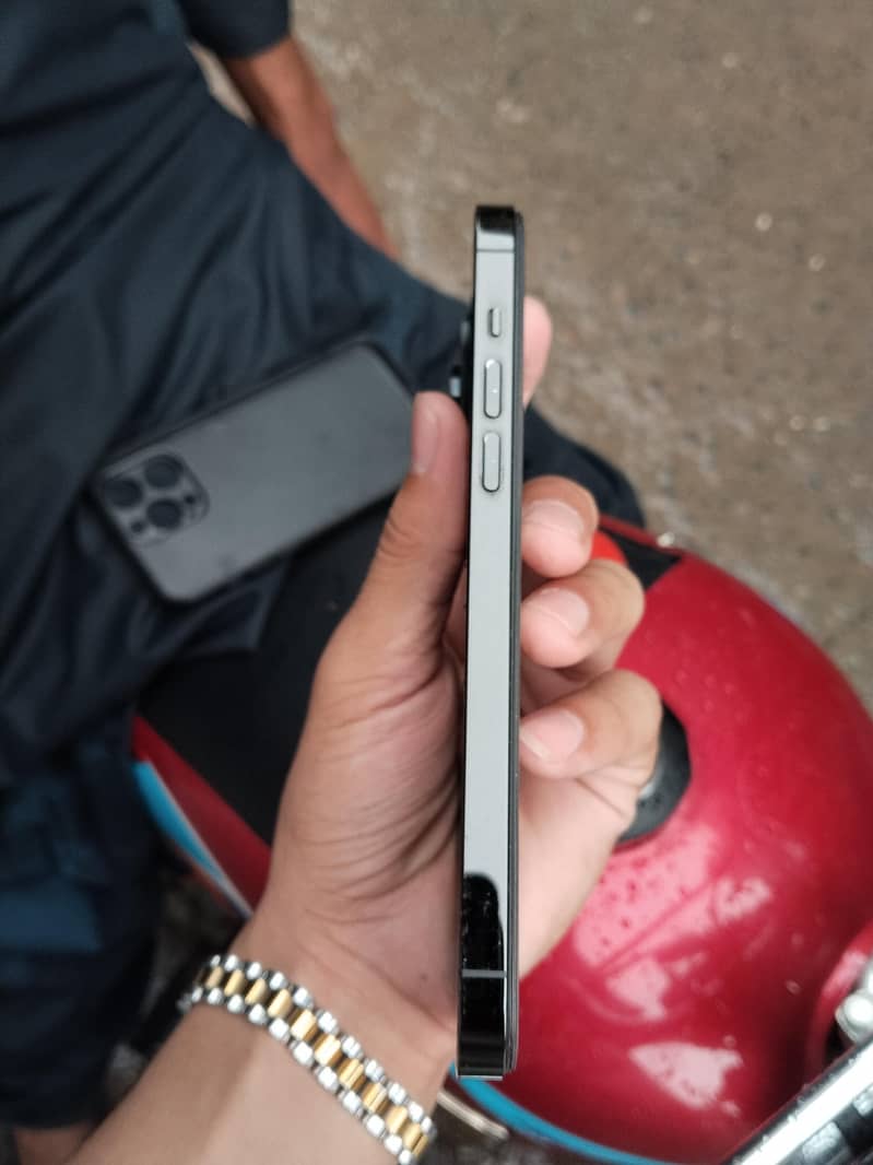 Apple iPhone 14 Pro Max 3