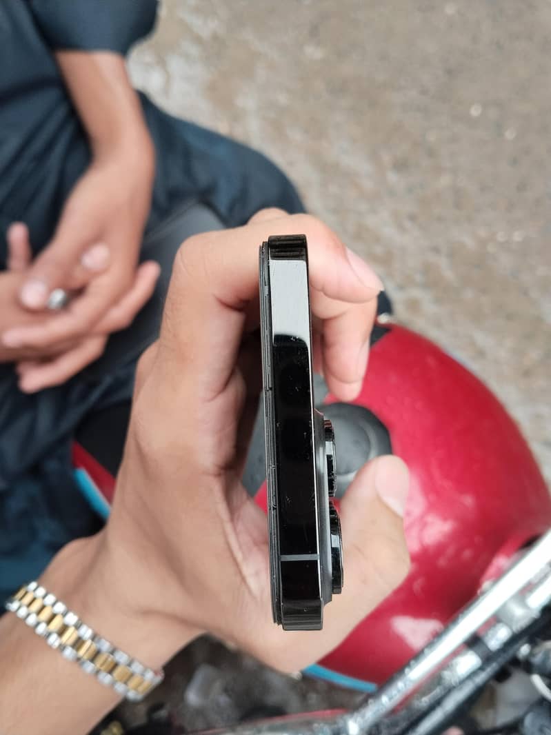 Apple iPhone 14 Pro Max 5