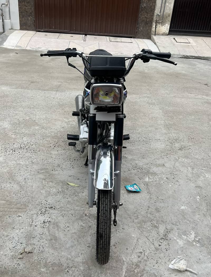 2023 model, driven kilometer 8800 3