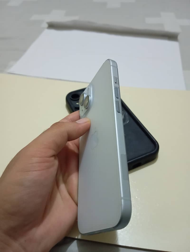 Iphone 15 10/10 condition 3