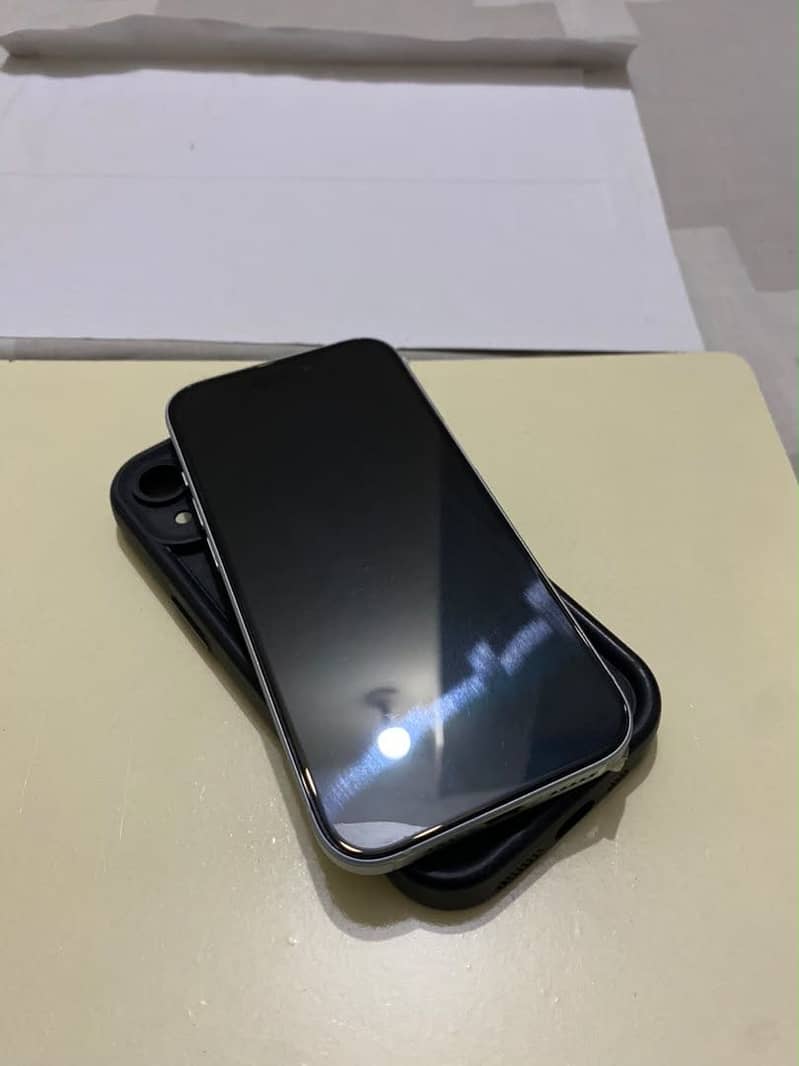 Iphone 15 10/10 condition 5