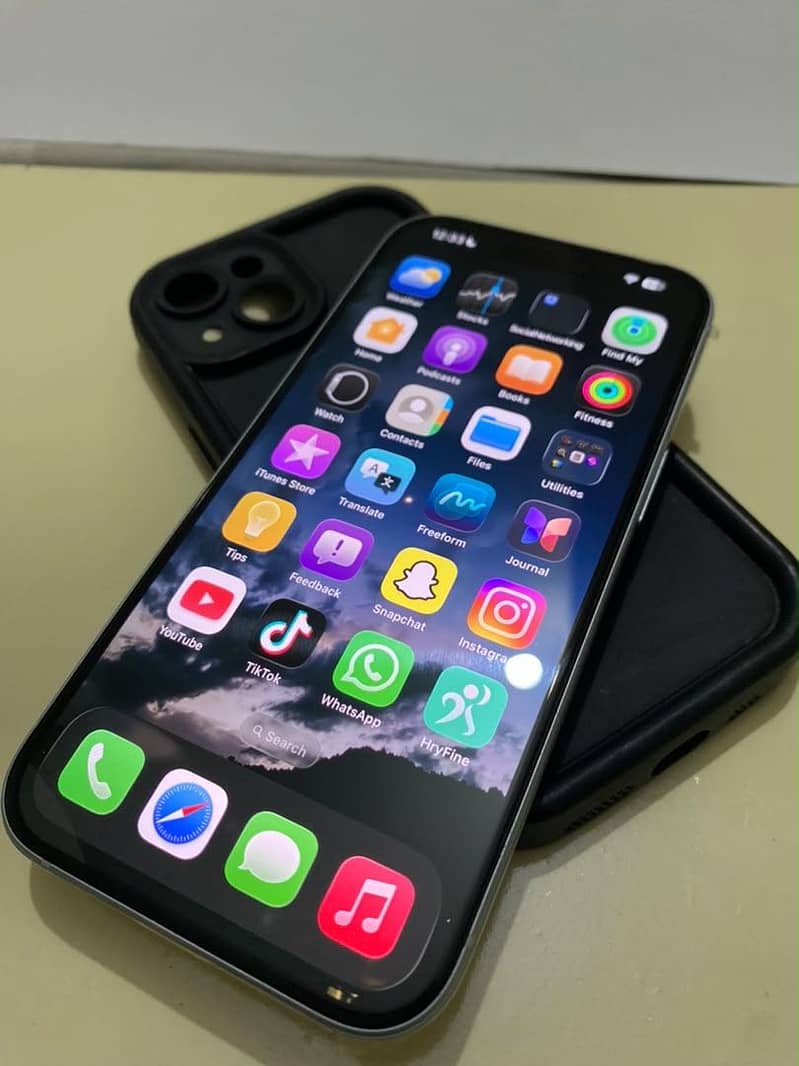 Iphone 15 10/10 condition 7