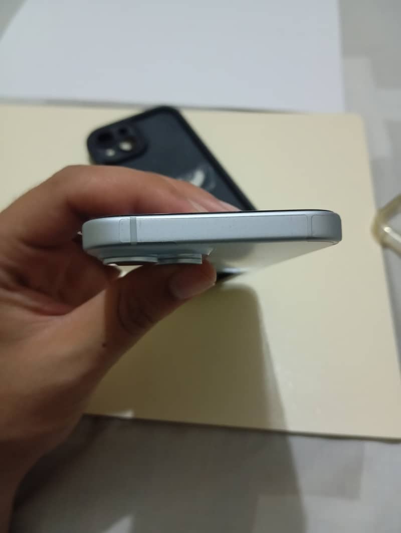 Iphone 15 10/10 condition 8