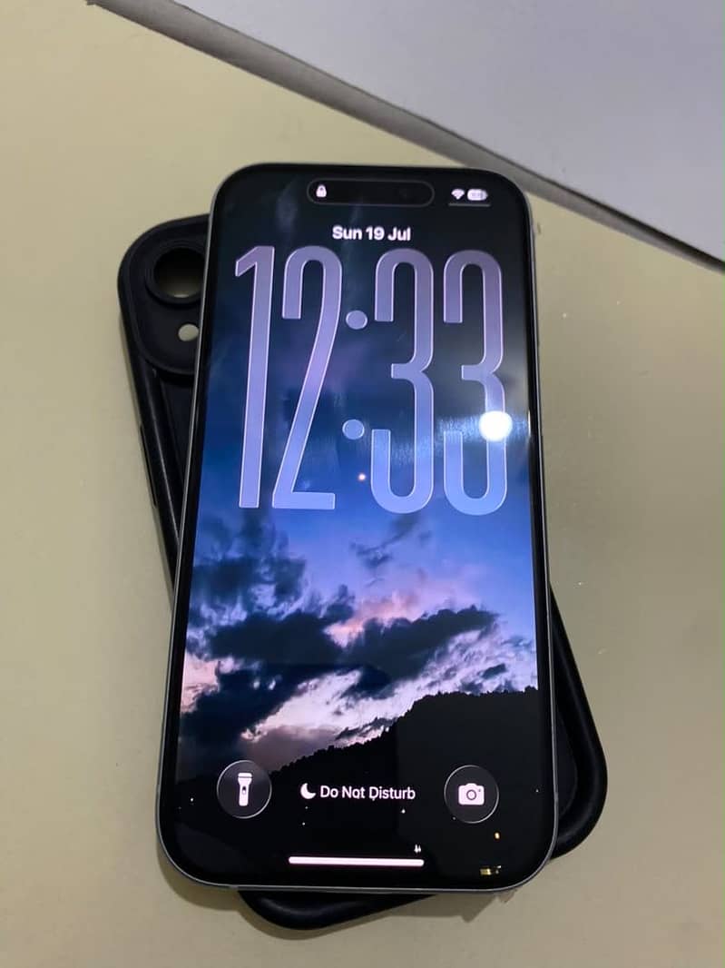 Iphone 15 10/10 condition 10