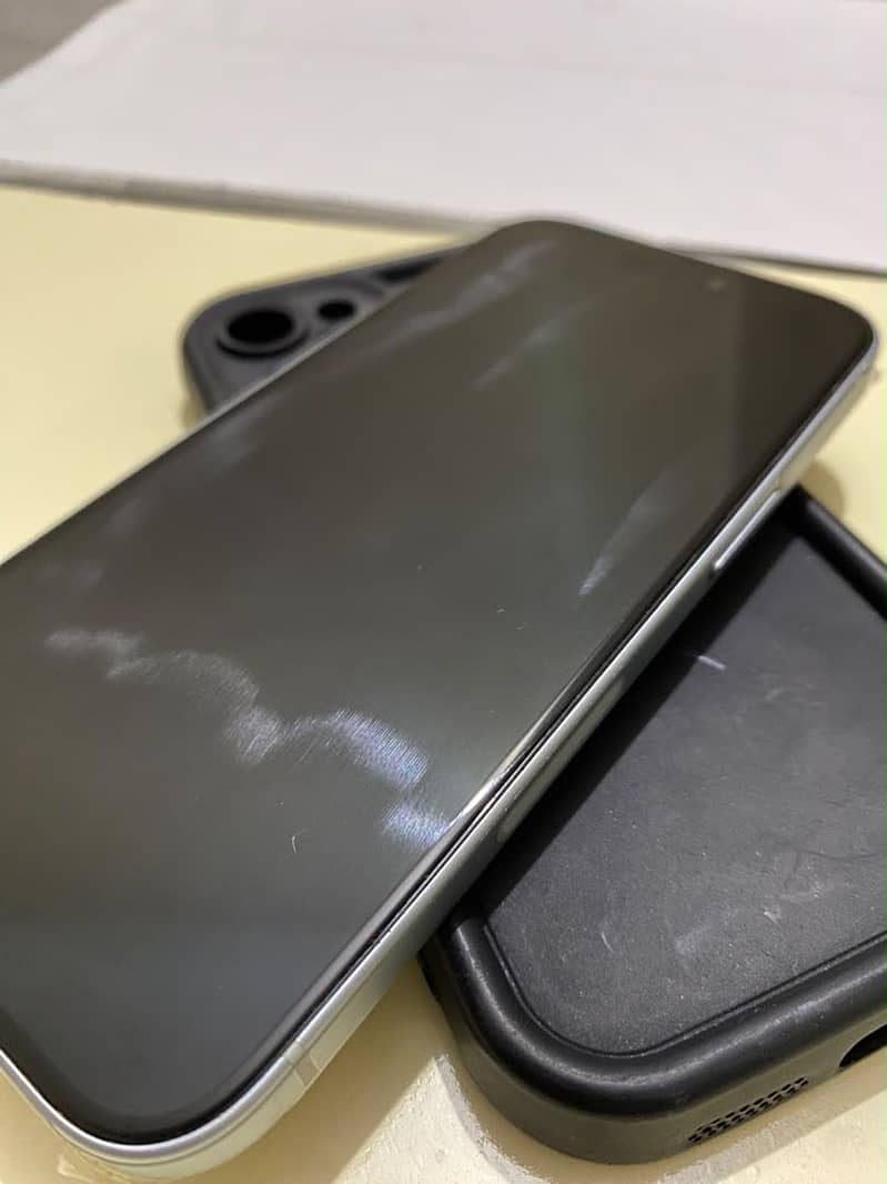 Iphone 15 10/10 condition 12