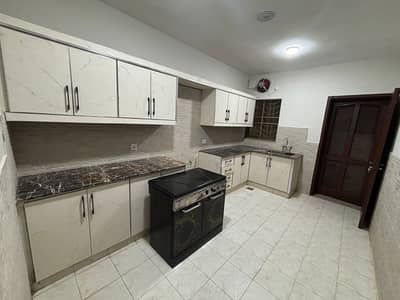 12 MARLA 4 BEDROOM HOUSE AVAILABLE FOR RENT