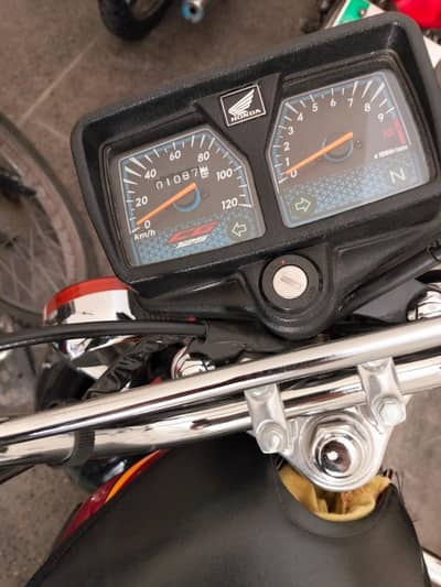 CG125 Honda red colour