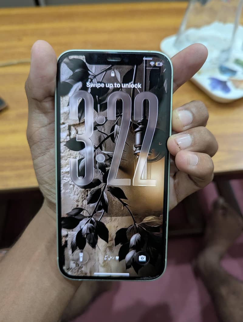 Apple iPhone 12 4